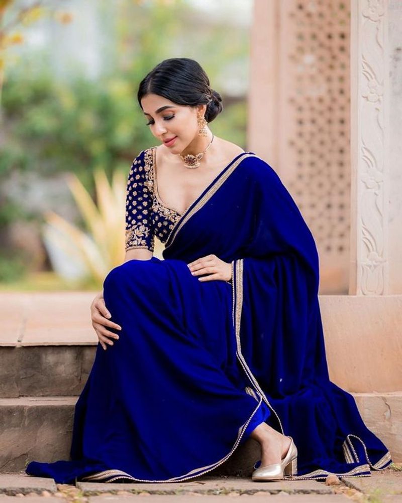 Malayalam Actress Parvati Nair awesome pics