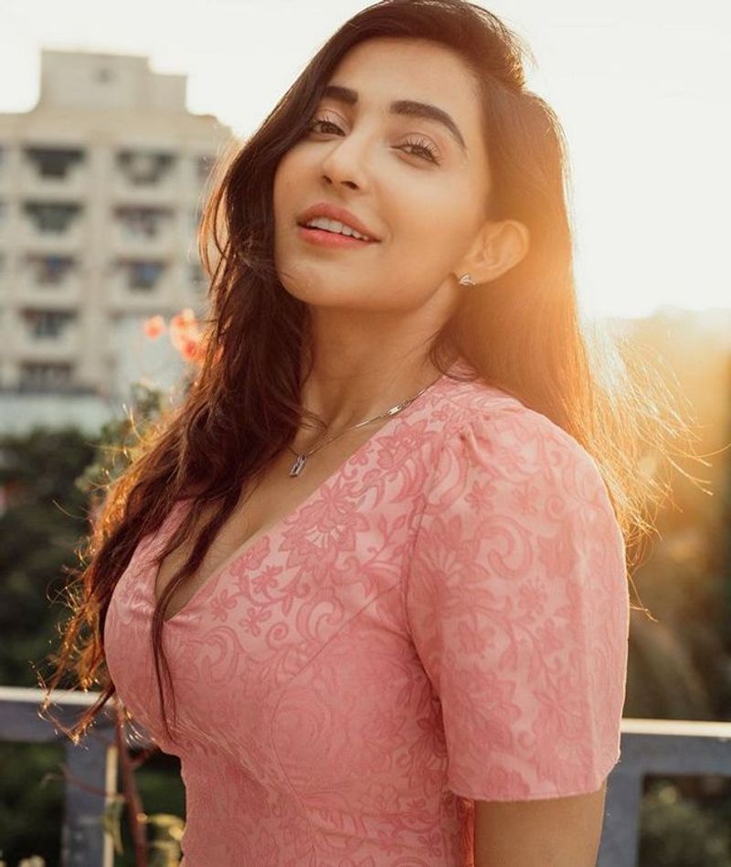 Malayalam Actress Parvati Nair awesome pics