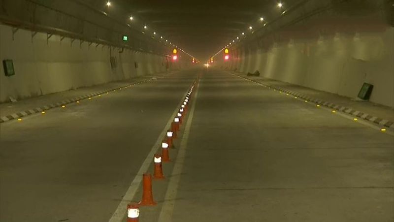 Three accidents reported due to rash driving inside the atal tunnel after modi inauguration ckm