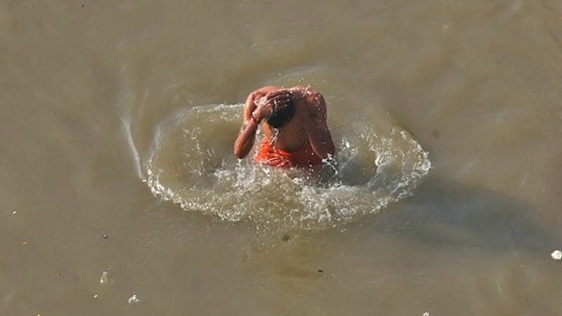 16 अक्टूबर, शुक्रवार को अधिक मास की अमावस्या है। इस दिन अधिक मास खत्म होगा। अमावस्या पर नदी में स्नान के बाद जरूरतमंद लोगों को धन और अनाज का दान करना चाहिए।
