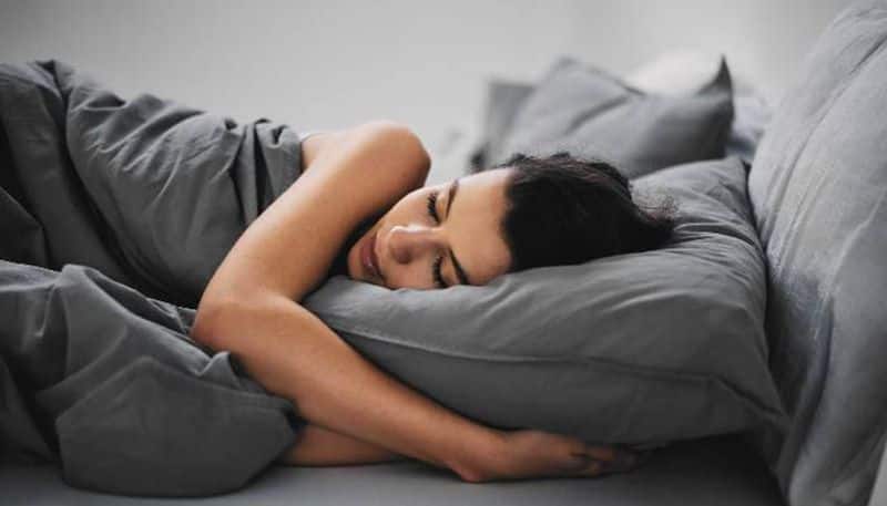 study says that sleep deprivation causes negative thinking