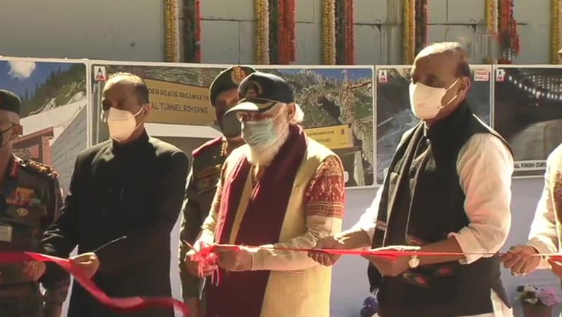 Three accidents reported due to rash driving inside the atal tunnel after modi inauguration ckm