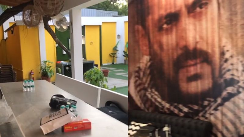 वीडियो में दिख रहा है कि सलमान के लिविंग रूम में सोफा टीवी के साथ-साथ उनकी बड़ी सी एक फोटो भी है।