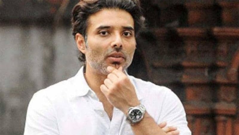 उदय चोपड़ा
बॉलीवुड एक्टर उदय चोपड़ा (Uday Chopra) को भी बिग बॉस के कई सीजन के लिए अप्रोच किया गया। इस शो का ऑफर मिलते ही उदय ने बड़े प्यार से कहा था कि ये शो काफी अच्छा है लेकिन वह इसमें हिस्सा लेने के लिए सही इंसान नहीं है।