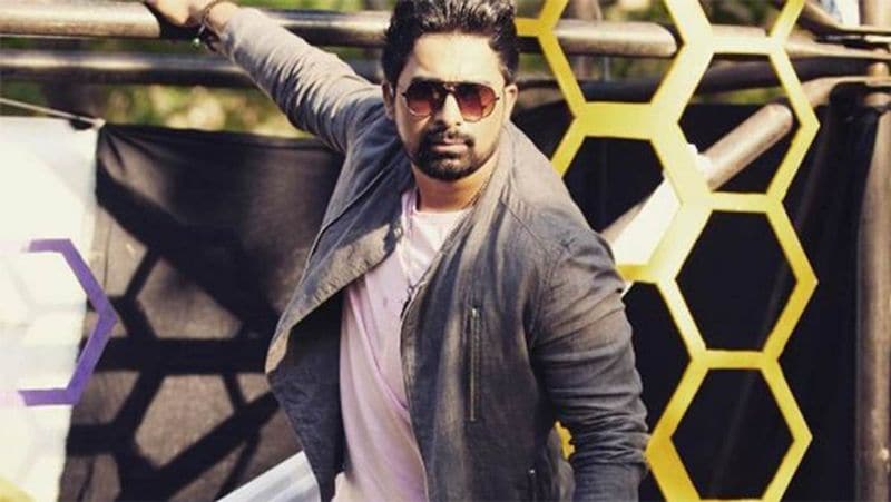 रणविजय सिंह
एमटीवी के पॉपुलर शो रोडीज के जज रणविजय सिंह (Rannvijay Singh) को इस शो के लिए कई बार अप्रोच किया जा चुका है। बताया जाता हैं कि रणविजय 7 से 8 बार इस शो के लिए मना कर चुके हैं।