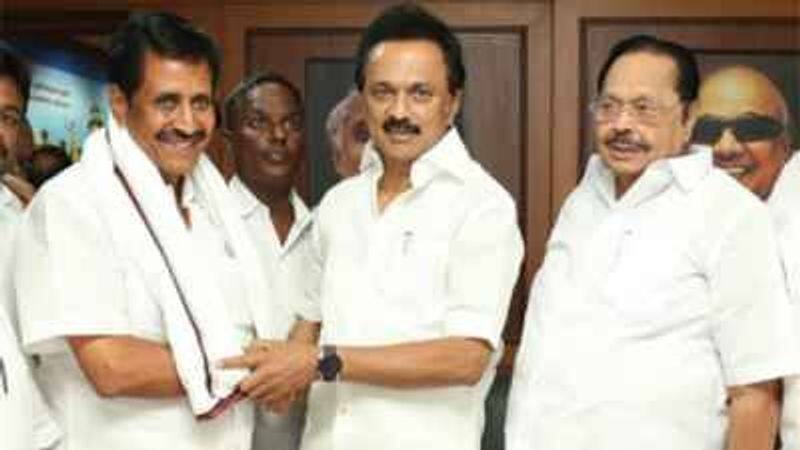 Stalin to build DMK as an iron fort, Action by giving receipts to key executives.