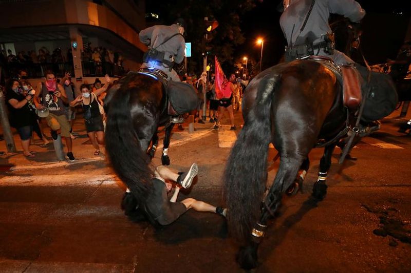 New law to curb anti-government protesters Israelis shouting slogans