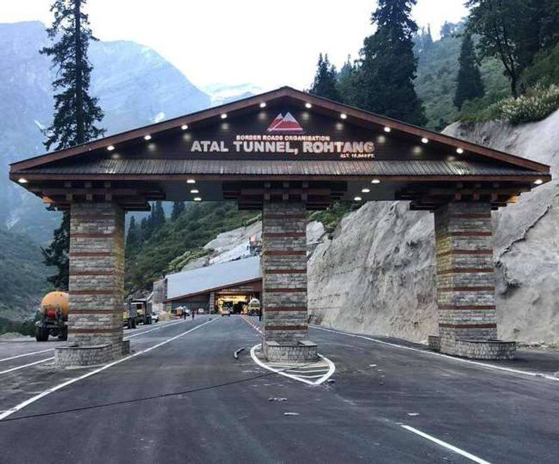 Newly inaugurated Atal Tunnel sees 3 accidents; Desire to click selfies cited as cause of mishaps-snj