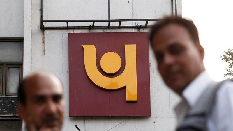 कैसे कर सकते हैं रजिस्टर
पीएनबी वेरिफाई (PNB Verify) ऐप में रजिस्टर करने के लिए सबसे पहले इंटरनेट बैंकिंग में लॉगइन करना होगा। इसके बाद पर्सनल सेटिंग्स में जाकर Enroll for PNB Verify पर क्लिक करना होगा। यूजर को PNB वेरिफाई के लिए एनरोलमेंट के ऑप्शन को सिलेक्ट करना होगा और इसके बाद रिक्वेस्ट को कन्फर्म करना होगा। पीएनबी वेरिफाई पर रजिस्टर करने के बाद कस्टमर के रजिस्टर्ड मोबाइल नंबर पर एक मैसेज भेजा जाएगा।
(फाइल फोटो)