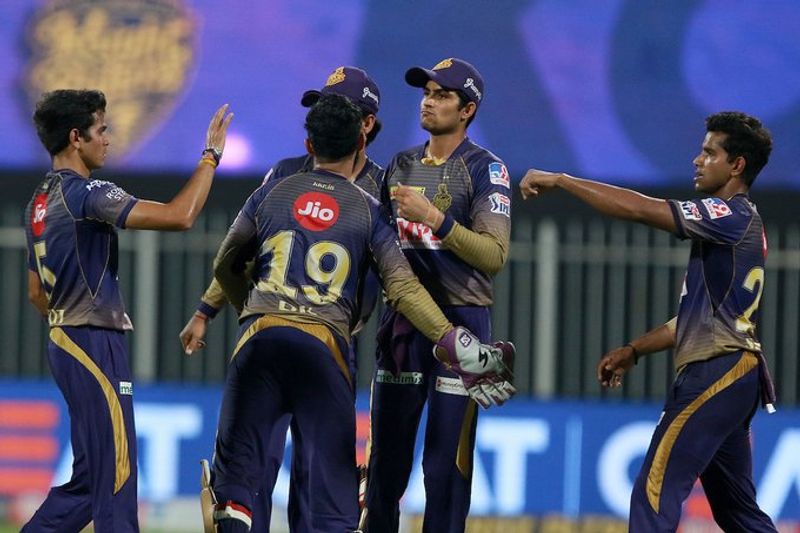 IPL 2020 Dinesh Karthik Step down from KKR Skipper post now Eoin Morgan new captain kvn