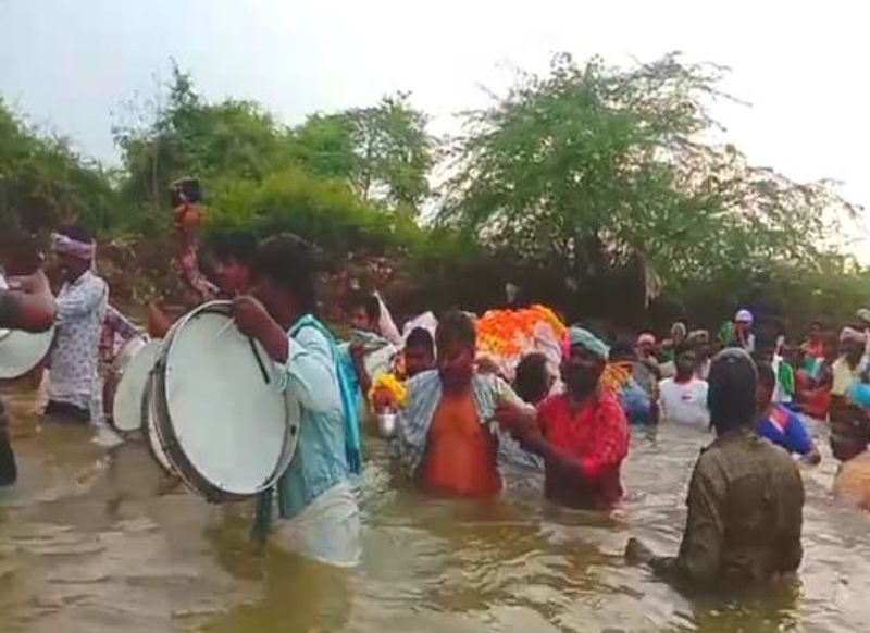 Public Faces Problems to Funeral in Yadgirgrg