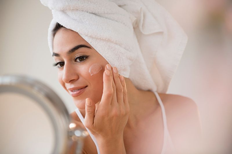 Skincare tips to keep in mind before going to bed dpl