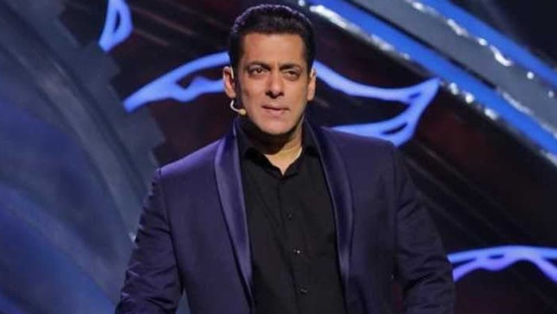 फिर सलमान उन्हें याद दिलाते हैं 6 साल पहले आपने कहा था मेरी शादी होगी, लेकिन ऐसा हुआ नहीं। आगे ऐसा कोई योग नहीं बन रहा? ज्योतिषी ने कहा- नहीं...नहीं बिल्कुल भी चांस नहीं है।