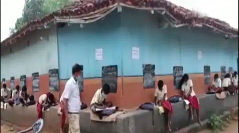 Teachers In Jharkhand Dumka Turn Village Into Classroom pod