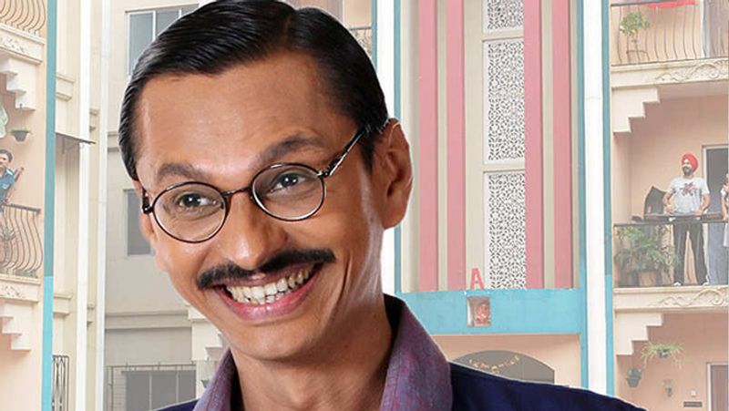 ऐसे में जब श्याम लंदन से लौटकर रोज की तरह शो के सेट पर पहुंचे तो ये जानकर हैरान रह गए कि उन्हें शो से बाहर कर दिया गया है।