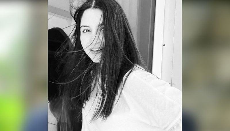 Anushka Sharma's monochrome picture is a major throwback to Subhashree's 'Mom to be' moment ADB