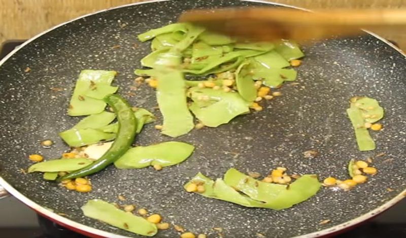 Healthy food bottle gourd peel chutney recipe for good health