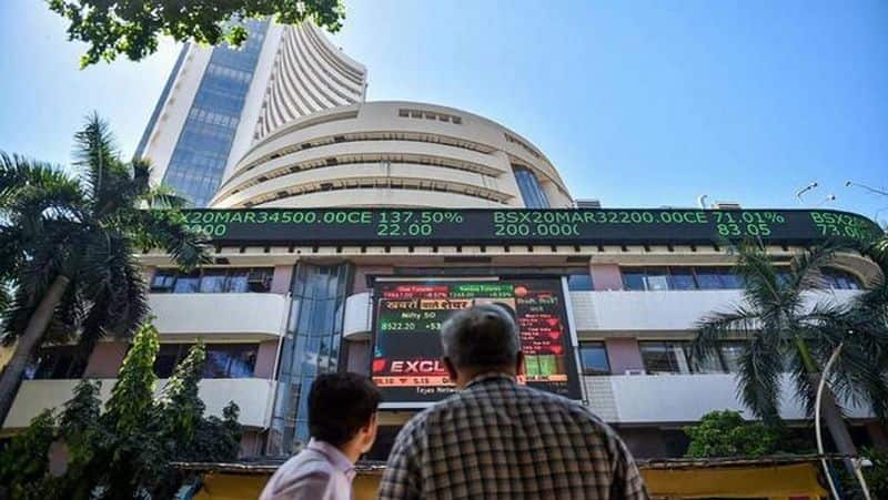 Sensex falls 105 pts amid mixed global cues