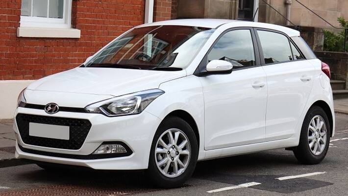 Hyundai offers highest discount on Hyundai i20 this festive season, will launch new model of this car MJA Hyundai offers highest discount on Hyundai i20 this festive season, will launch new model of this car MJA