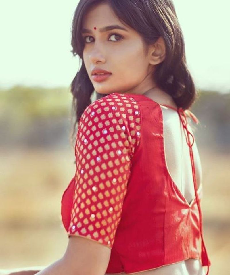 Yogaraj bhat kannada PADAVI POORVA film actress anjali anish photo gallery vcs