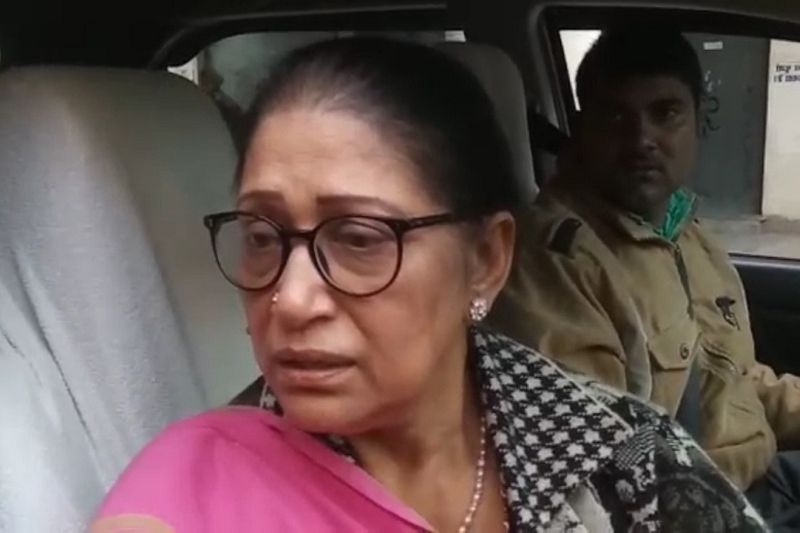 ओबरा विधानसभा सीट से आरजेडी ने ऋषि यादव को अपना उम्मीदवार बनाया है। वो पूर्व केंद्रीय मंत्री कांति सिंह के बेटे हैं। बता दें कि कांति सिंह की गिनती राजद बड़े नेताओं में होती है। (फोटो में कांति सिंह)
