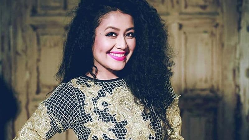 नेहा कक्कड़ को लोगों के बीच पहचान बनाने में एक गाने ने काफी मदद की। उन्होंने 2008 में अपना एल्बम 'नेहा द रॉक स्टार' रिलीज किया था। इस एल्बम को मीत ब्रदर्स ने कम्पोज किया था। इसके बाद 2015 में यू-ट्यूब चैनल से बॉलीवुड गानों का मैशअप शेयर किया था। जिसके चलते नेहा को काफी फेम मिला।