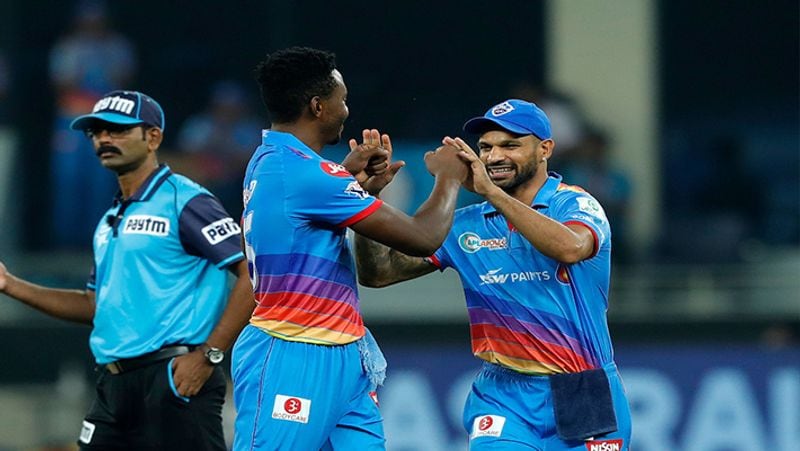ఢిల్లీ క్యాపిటల్స్ జట్టు:పృథ్వీషా, శిఖర్ ధావన్, రిషబ్ పంత్, స్టీవ్ స్మిత్, హెట్మయర్, స్టోయినిస్, అక్షర్ పటేల్, అమిత్ మిశ్రా, రబాడా, ఇషాంత్ శర్మ, ఆవేశ్ ఖాన్