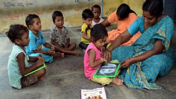 Anganwadi Role Model to Private Nurseries at Hukkeri in Belagavi grg Anganwadi Role Model to Private Nurseries at Hukkeri in Belagavi grg