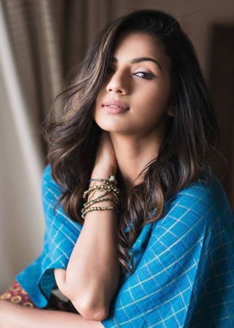 Sruthi Hariharan comeback to Kannada film industry vcs