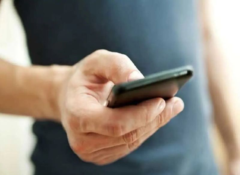 मीडिया रिपोर्ट्स के मुताबिक नागपुर के एक पुलिस अधिकारी ने बताया था कि 21 वर्षीय आरोपी संजीव कुमार को बीते शुक्रवार को कुछ सैनिकों ने उस समय पकड़ा था जब वह देओलली कैंप में सैन्य अस्पताल क्षेत्र की तस्वीरें क्लिक कर रहा था।
(प्रतीकात्मक फोटो)
