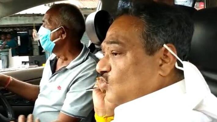 BJP leader shamik Bhattacharjees car allegedly attacked by tmc men BTD BJP leader shamik Bhattacharjees car allegedly attacked by tmc men BTD