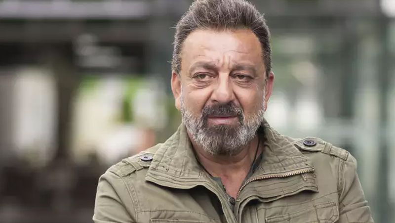 वर्कफ्रंट की बात करें तो संजय की आने वाली फिल्मों में शमशेरा, केजीएफ चैप्टर 2, पृथ्वीराज, भुज : द प्राइड ऑफ इंडिया और तोरबाज शामिल हैं। इनमें से कुछ फिल्में पूरी हो चुकी हैं, जबकि कुछ में थोड़ा बहुत काम बाकी है।