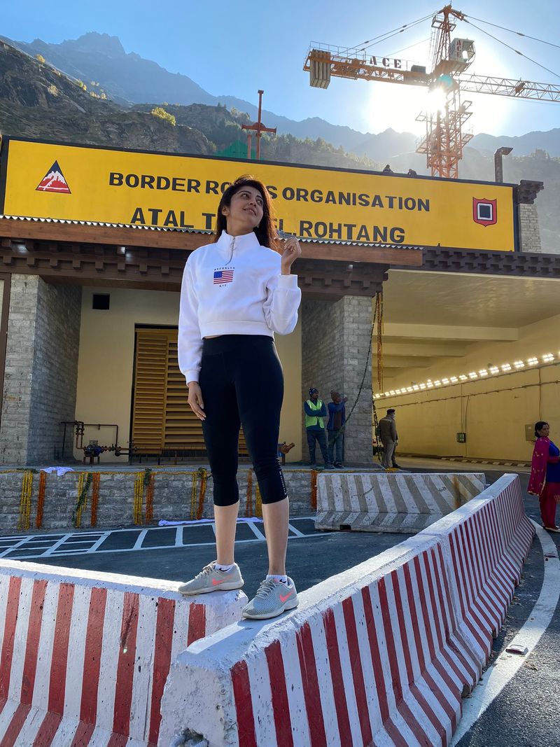 actress Pranita subhash travelled through historical AtalTunnel dpl