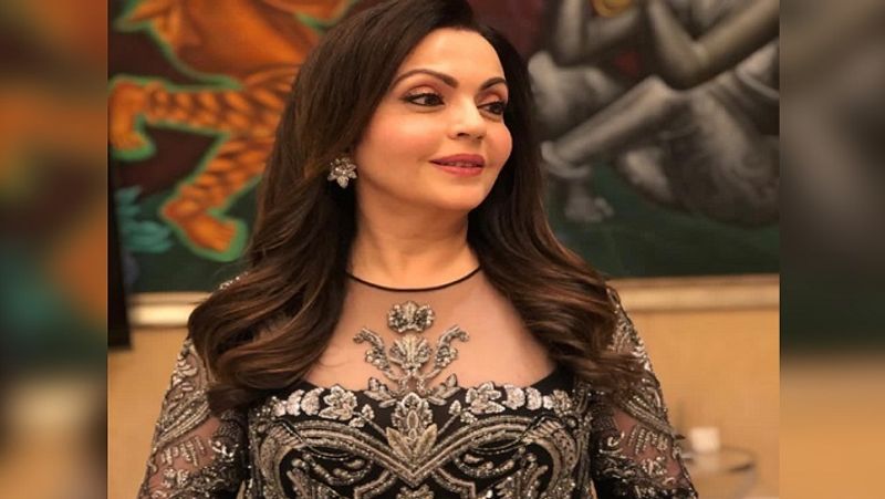 ममता दलाल खुद तो फैशन की दुनिया से अलग हो चुकी हैं, लेकिन इस फील्ड में उनकी अच्छी-खासी दखल है। वे अपनी बहन नीता अंबानी को ड्रेस और फैशन से संबंधित टिप्स देती रहती हैं। 