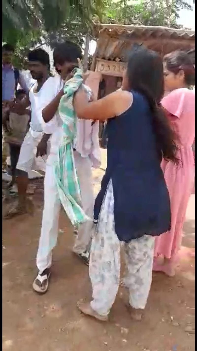 Man Beaten By ladies For Allegedly Misbehaving in Public snr