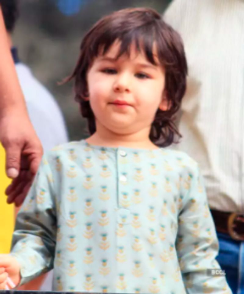 Kareena Kapoor shares Taimurs picture with his Spanish teacher dpl