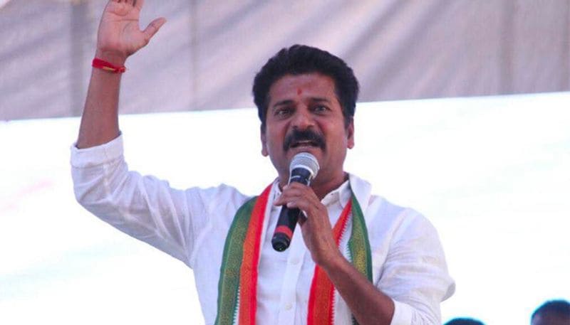 ఇప్పటికే పీసీసీ చీఫ్ గా ఎమ్మెల్సీ జీవన్ రెడ్డి పేరు ప్రధానంగా ప్రచారంలో ఉంది. రేవంత్ రెడ్డితో పాటు, కోమటిరెడ్డి వెంకట్ రెడ్డి, శ్రీధర్ బాబు, జగ్గారెడ్డి తదితర నేతల పేర్లు కూడ విన్పిస్తున్నాయి.