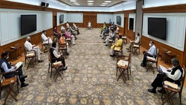 Important decisions taken in the Union Cabinet meeting, before the meeting, all the ministers congratulated PM Modi on completing 20 years in politics Important decisions taken in the Union Cabinet meeting, before the meeting, all the ministers congratulated PM Modi on completing 20 years in politics