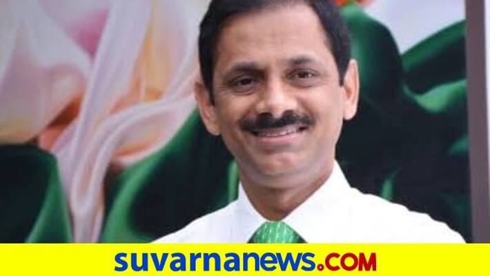 Bank CEO gifts shares worth Rs 30 lakh to teacher who lent him Rs 500 to travel for interview dpl Bank CEO gifts shares worth Rs 30 lakh to teacher who lent him Rs 500 to travel for interview dpl