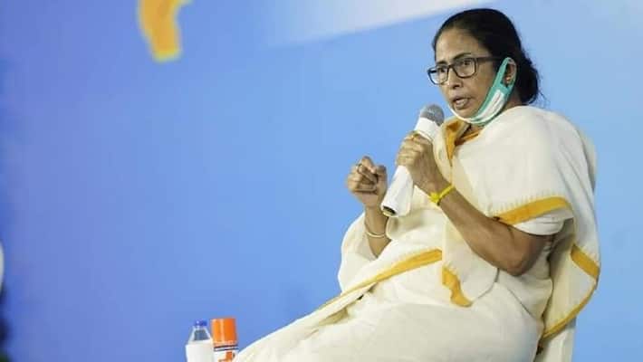 Mamata Banerjee took report of bjp nabanna rally from bhabani bhawan BTD Mamata Banerjee took report of bjp nabanna rally from bhabani bhawan BTD