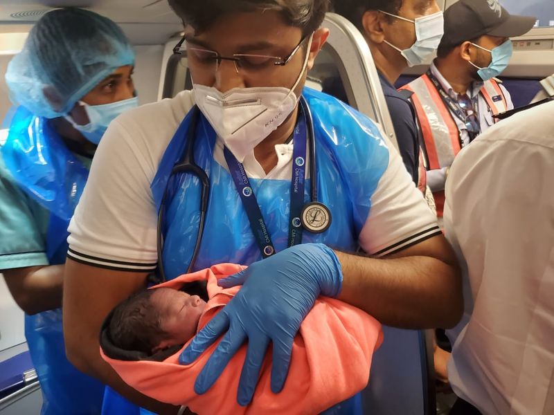 Woman gives birth to baby boy aboard IndiGo flight travelling from Delhi to Bengaluru mah