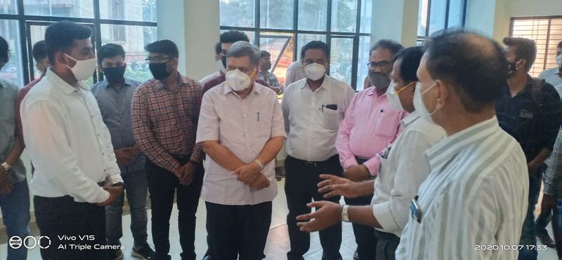 Robotic Use to Distribute Fruit and Food to Corona Patients in KIMS in Hubballi