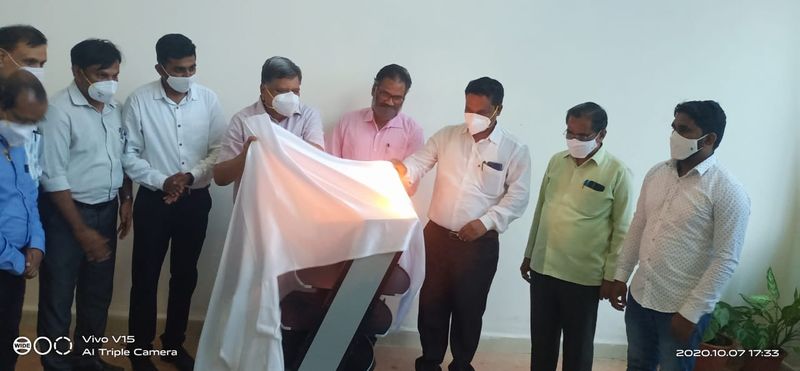 Robotic Use to Distribute Fruit and Food to Corona Patients in KIMS in Hubballi