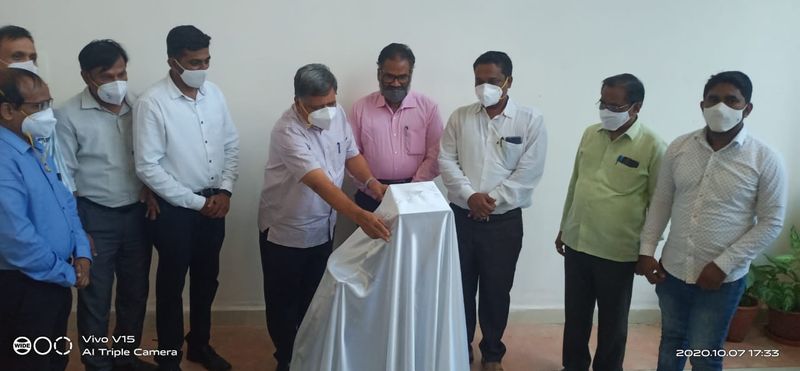 Robotic Use to Distribute Fruit and Food to Corona Patients in KIMS in Hubballi