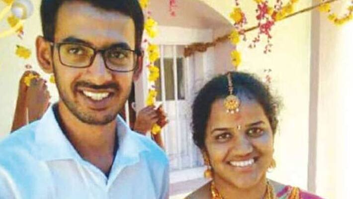 Newlywed couple commits suicide by hanging Newlywed couple commits suicide by hanging