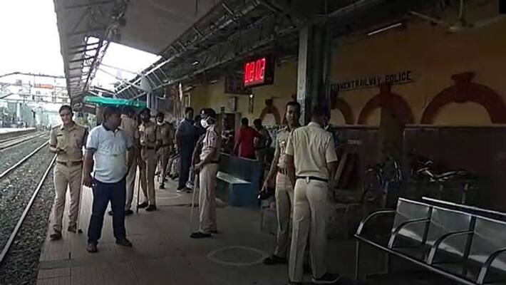Due to passenger problem Chaos creates in Sonarpur ASB Due to passenger problem Chaos creates in Sonarpur ASB