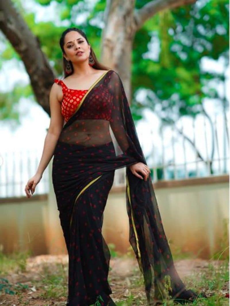 Anchor Anasuya Hot Photos Going Viral All Over The Internet
