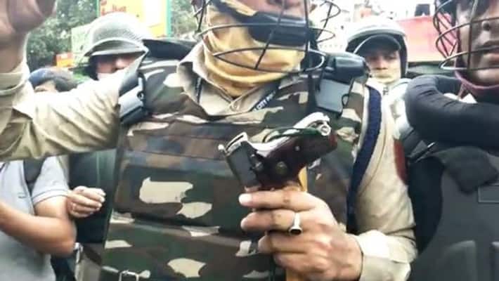 BJPs Nabanna Chalo March: Firearms recovered from BJP worker in Howrah Maidan-dbr BJPs Nabanna Chalo March: Firearms recovered from BJP worker in Howrah Maidan-dbr
