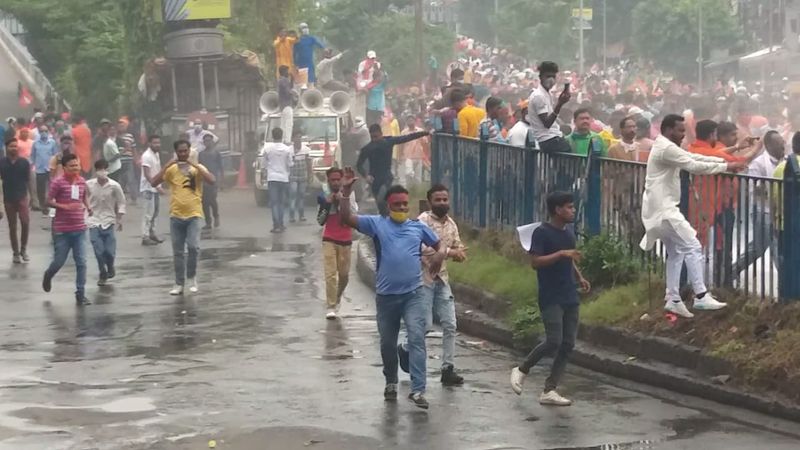Police lathicharge BJP workes during Nabanna Abhijan ALB