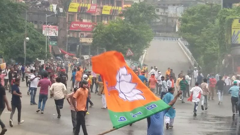 Police lathicharge BJP workes during Nabanna Abhijan ALB